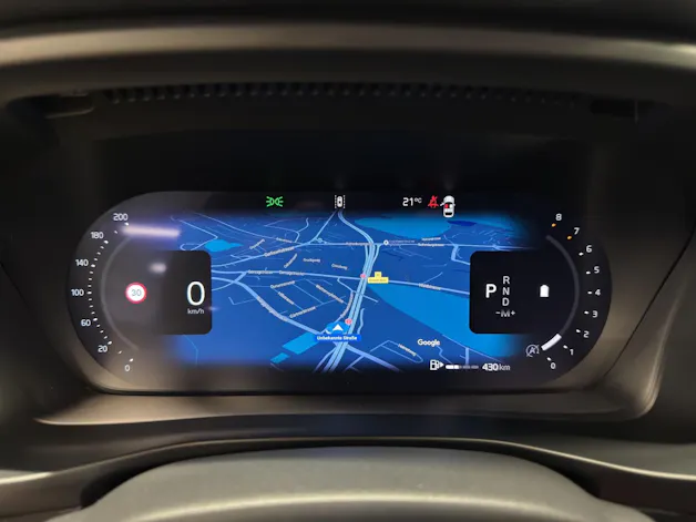 VOLVO XC40 2.0 B3 MH Plus Dark