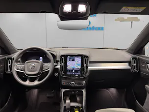 VOLVO XC40 2.0 B3 MH Plus Dark