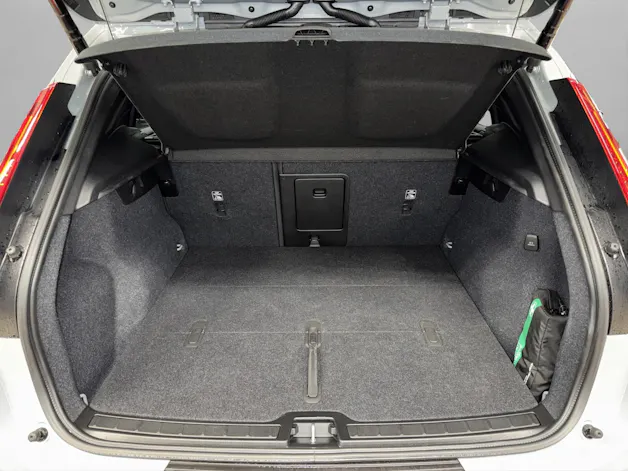 VOLVO XC40 2.0 B3 MH Plus Dark