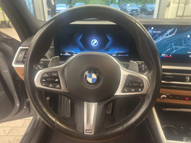 BMW 330i xDrive Touring M AERODYNAMIKPAKET