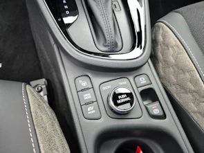 image du véhicule TOYOTA Yaris Cross 1.5 VVT-i HSD Premium AWD-i - inkl. Winterräder und abnehmbare AHK (1350kg Zuglast)
