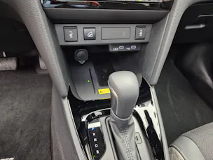 Toyota Yaris Cross 1.5 VVT-i HSD Premium AWD-i - inkl. Winterräder und abnehmbare AHK (1350kg Zuglast)