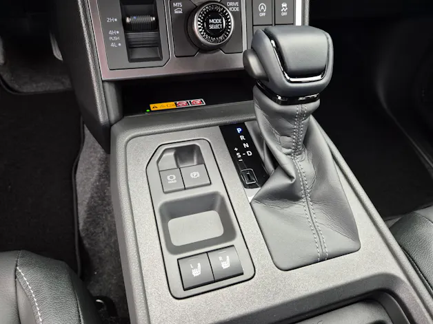 Toyota Hilux Double Cab.-Pick-up 2.8 D-4D MHEV 204 Invincible