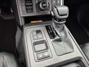 https://vehicle.imgix.net/4435833/75f5a259-bc31-4f96-bf4d-60eca5d21524.jpg