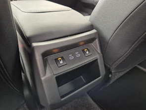 Fahrzeugbild TOYOTA Hilux Double Cab.-Pick-up 2.8 D-4D MHEV 204 Invincible