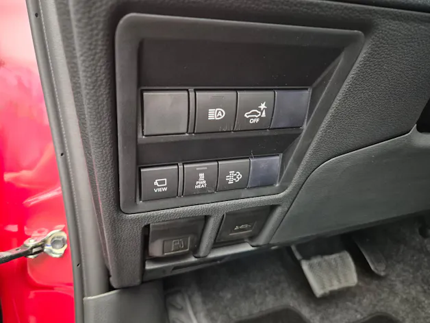 Toyota Hilux Double Cab.-Pick-up 2.8 D-4D MHEV 204 Invincible