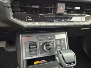 Fahrzeugbild TOYOTA Hilux Double Cab.-Pick-up 2.8 D-4D MHEV 204 Invincible