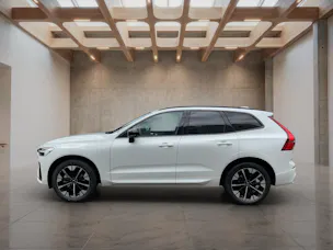 VOLVO XC60 2.0 B5 MH Plus Dark AWD