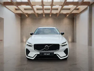 VOLVO XC60 2.0 B5 MH Plus Dark AWD