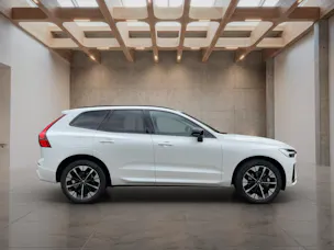 VOLVO XC60 2.0 B5 MH Plus Dark AWD