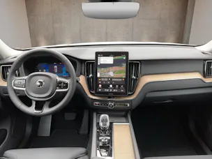 VOLVO XC60 2.0 B5 MH Plus Dark AWD