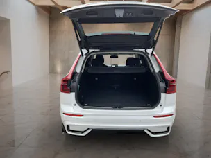 VOLVO XC60 2.0 B5 MH Plus Dark AWD