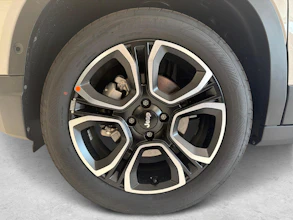 https://vehicle.imgix.net/4435876/ccd8c298-7918-4462-82d6-0eda7ba53111.jpg