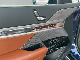 BMW i7 xDrive60 (CH) AHK * TansanitBlau Mét * SOH TEST 96%