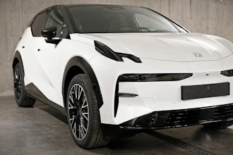 https://vehicle.imgix.net/4435883/14294667-d0c0-4b83-9065-0571728c5896.jpg