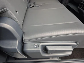 https://vehicle.imgix.net/4435906/c04faaef-3f18-4d6b-8f31-49cc9d3145a8.jpg
