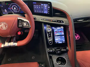 MG Cyberster 77 kWh Stoffdach Rot 4WD