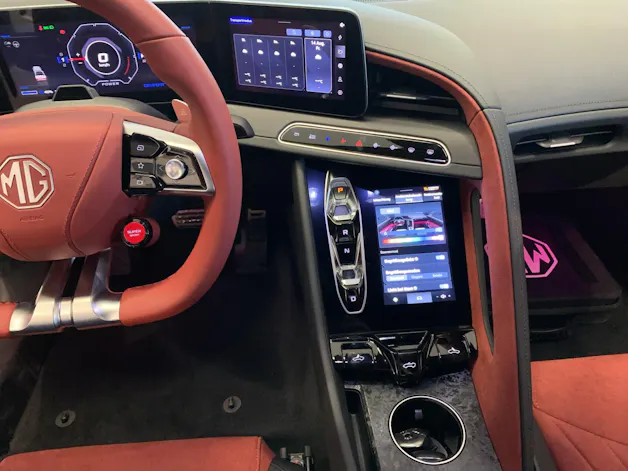 MG Cyberster 77 kWh Stoffdach Rot 4WD