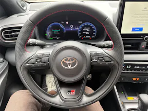 Toyota Yaris 1.5 VVT-i HSD GR Sport