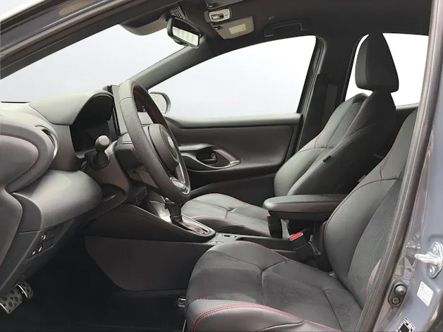 Toyota Yaris 1.5 VVT-i HSD GR Sport