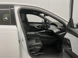 PEUGEOT 5008 1.2 Hybrid Business