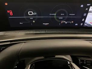 PEUGEOT 5008 1.2 Hybrid Business