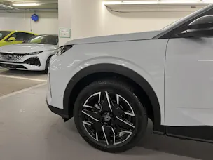 PEUGEOT 5008 1.2 Hybrid Business