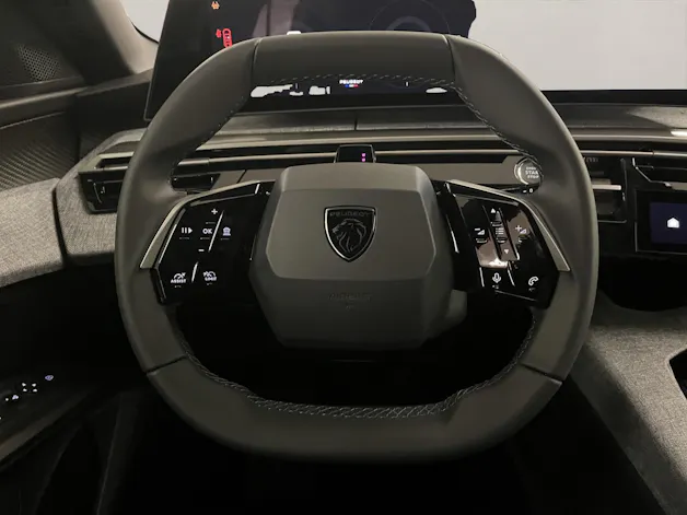 PEUGEOT 5008 1.2 Hybrid Business
