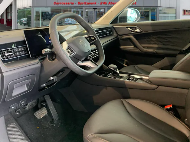 MG HS 1.5 Hybrid Luxury