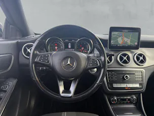 MERCEDES-BENZ CLA 200 Urban Shooting Brake (CH)