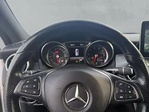 MERCEDES-BENZ CLA 200 Urban Shooting Brake (CH)