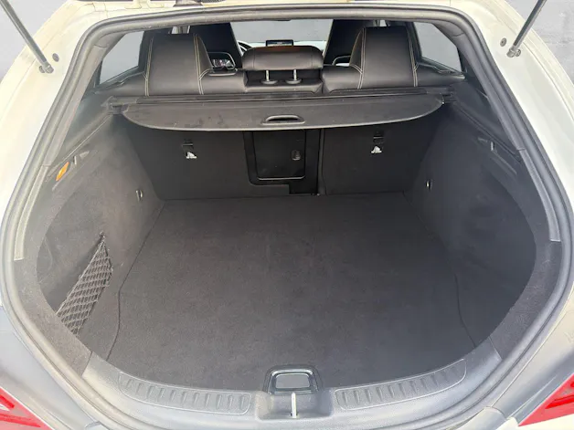 MERCEDES-BENZ CLA 200 Urban Shooting Brake (CH)