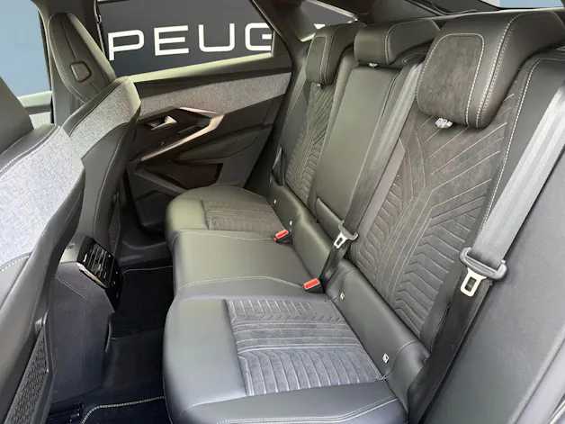 PEUGEOT 3008 1.2 Hybrid GT Exclusive