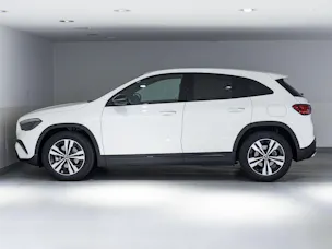 MERCEDES-BENZ GLA 200 Night Star