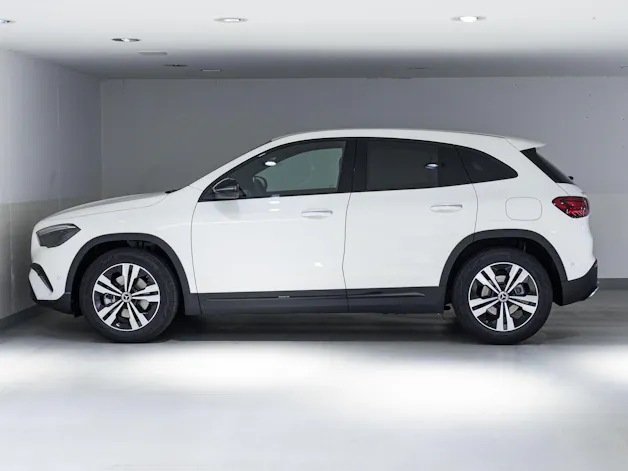 MERCEDES-BENZ GLA 200 Night Star