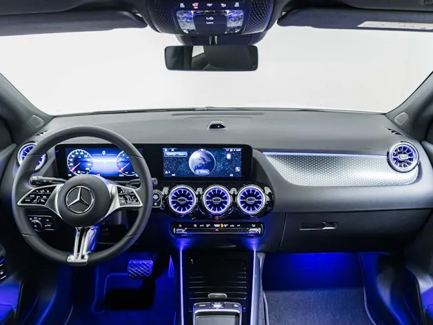 MERCEDES-BENZ GLA 200 Night Star