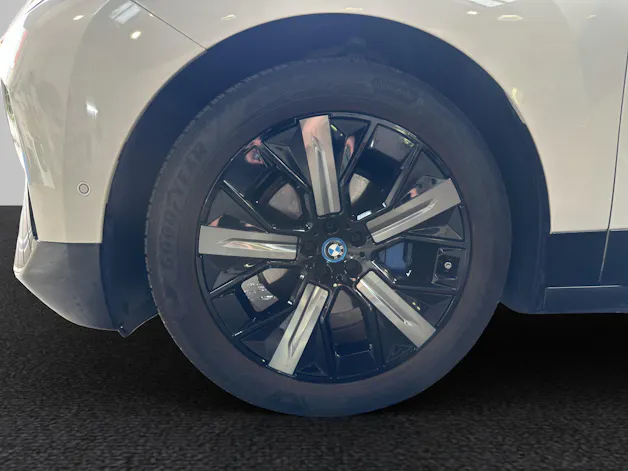 BMW iX xDrive40