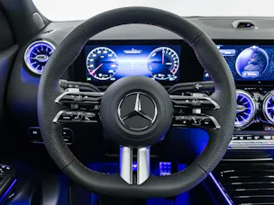 MERCEDES-BENZ GLA 250 e "EQ Star"