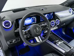 MERCEDES-BENZ GLA 250 e "EQ Star"