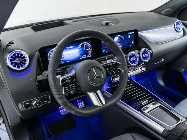 MERCEDES-BENZ GLA 250 e "EQ Star"