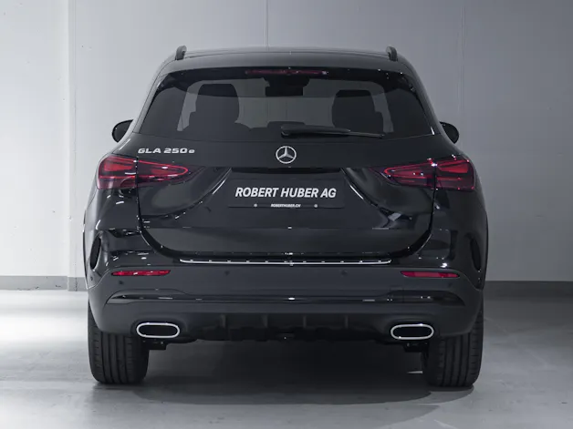 MERCEDES-BENZ GLA 250 e "EQ Star"