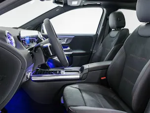 MERCEDES-BENZ GLA 250 e "EQ Star"