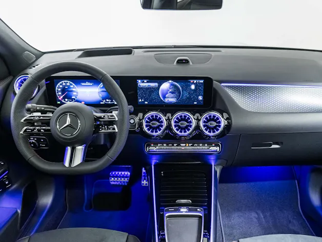 MERCEDES-BENZ GLA 250 e "EQ Star"