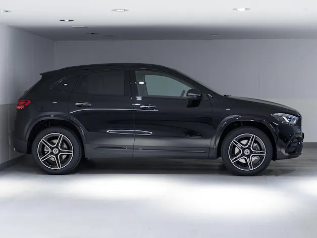 MERCEDES-BENZ GLA 250 e "EQ Star"