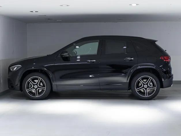 MERCEDES-BENZ GLA 250 e "EQ Star"