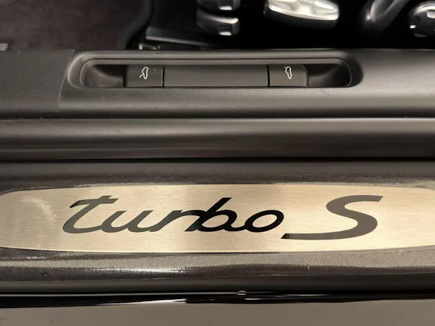 PORSCHE 911 Turbo S Cabriolet