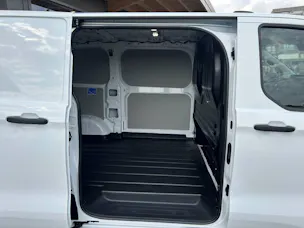 FORD Transit Custom Van 320 L1 2.5 Duratec 233 Trend PHEV