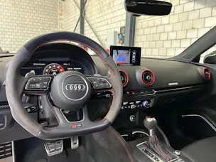 AUDI RS3 Limousine 2.5 TSI quattro S-tronic
