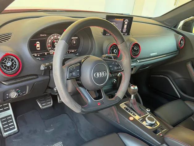 AUDI RS3 Limousine 2.5 TSI quattro S-tronic