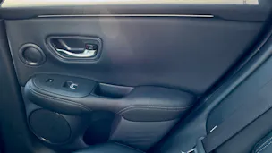 HONDA ZR-V 2.0i MMD Hybrid Advance Automatic Modell 2027 1.9% Leasing Aktion unschlagbar mit 8 Jahren Garantie leichter Hagelschaden